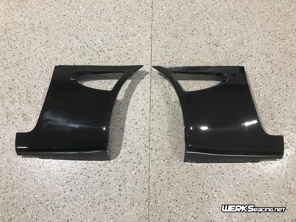 Pontiac Solstice Base or GXP Vented fiberglass front fenders - B